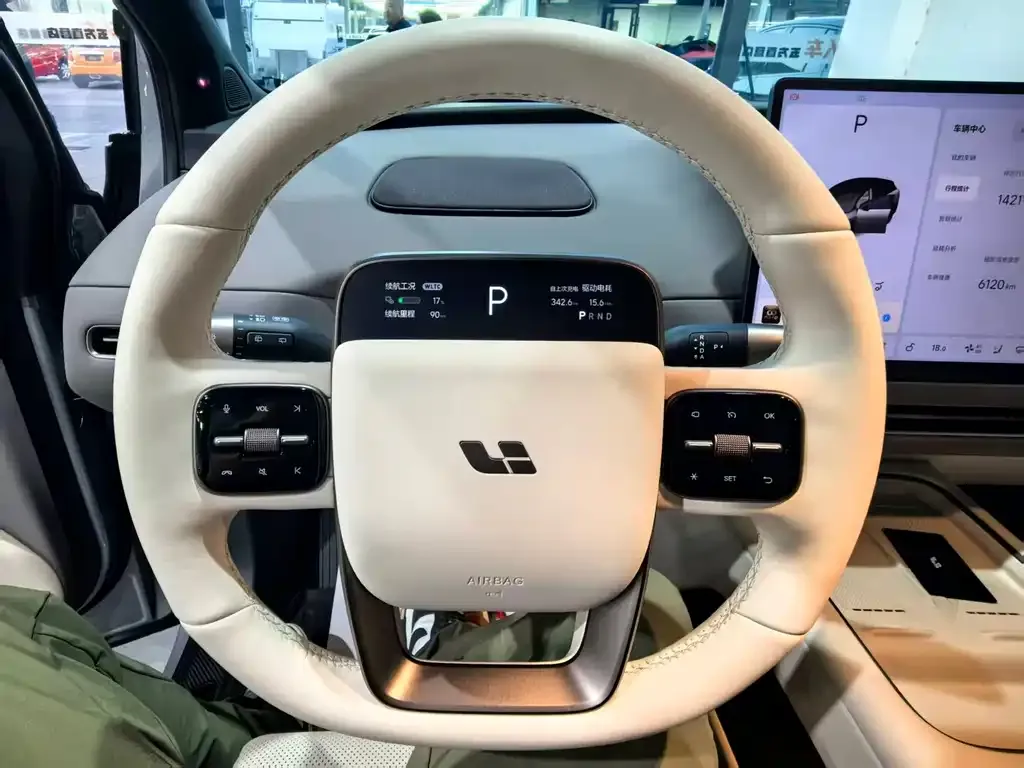 Li Auto Li i6 — фото 2