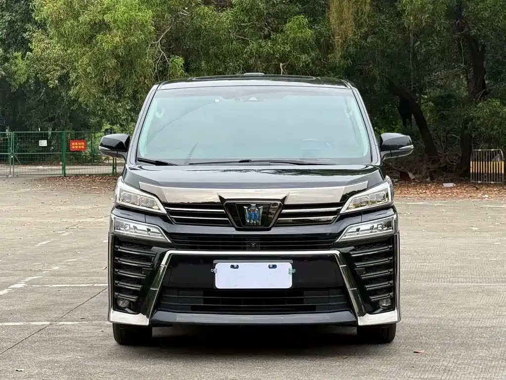 Toyota Vellfire — фото 8