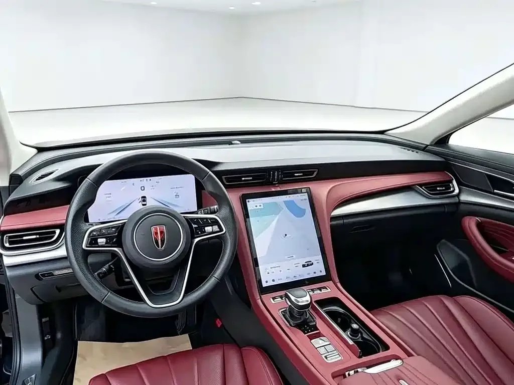 Hongqi H5 — фото 3
