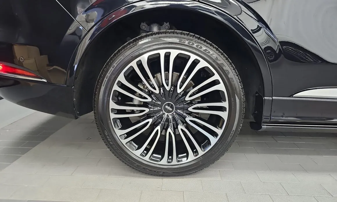 Lincoln Aviator — фото 10
