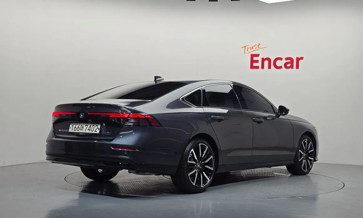 Honda Accord — фото 3