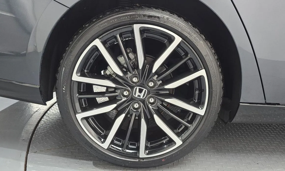 Honda Accord — фото 4