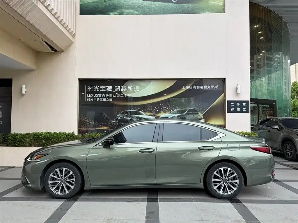 Lexus ES — фото 7