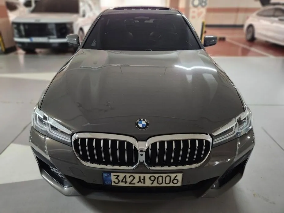 BMW 5-Series — фото 1