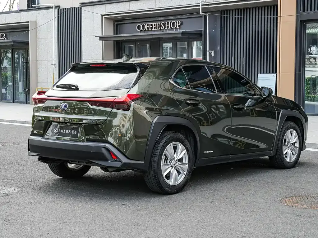 Lexus UX — фото 10