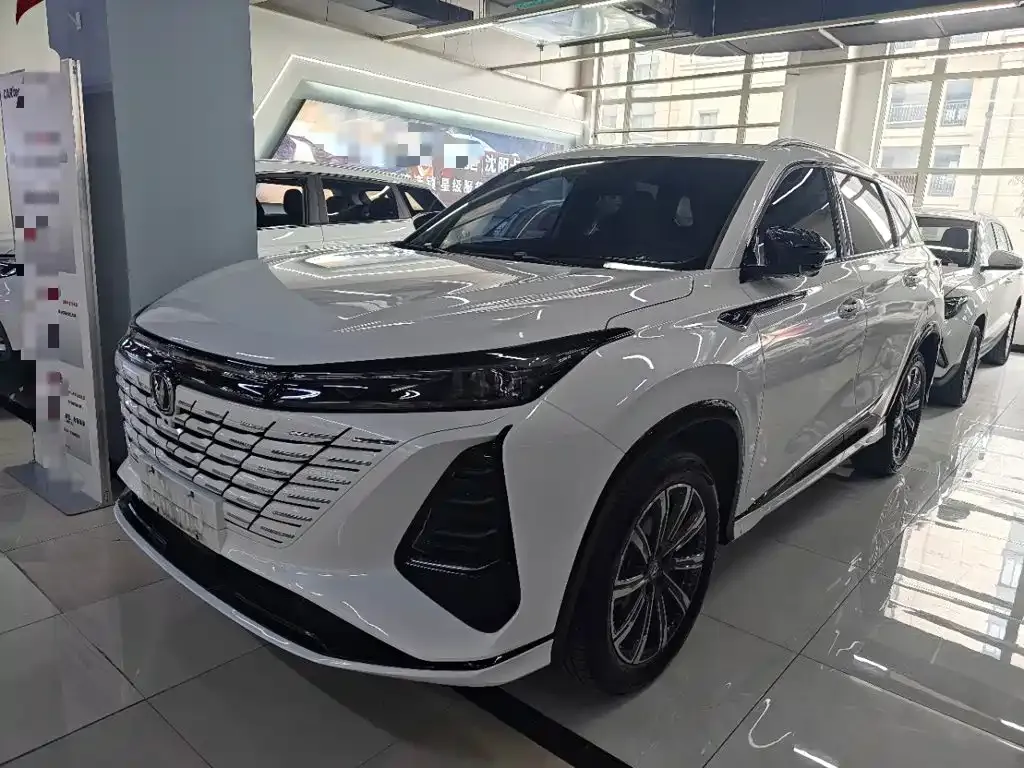 Changan CS75 PLUS — фото 1