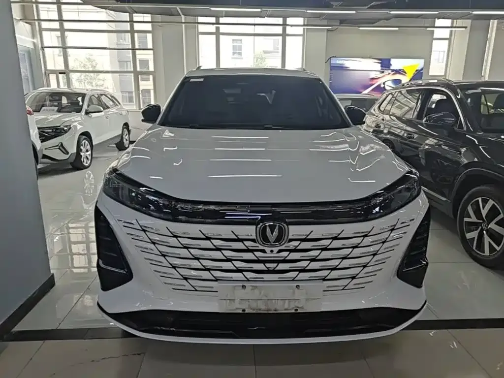 Changan CS75 PLUS — фото 3