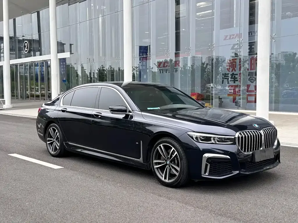 BMW 7 Series — фото 9