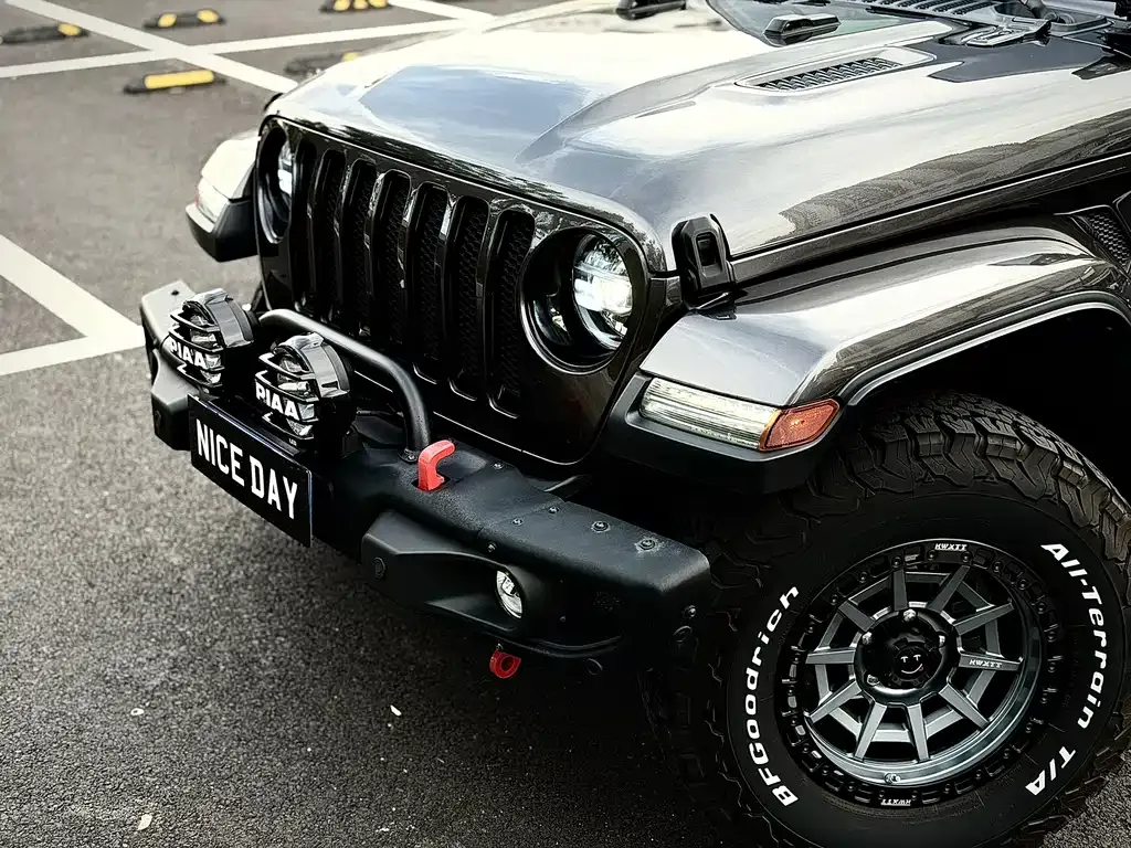 Jeep Wrangler — фото 9