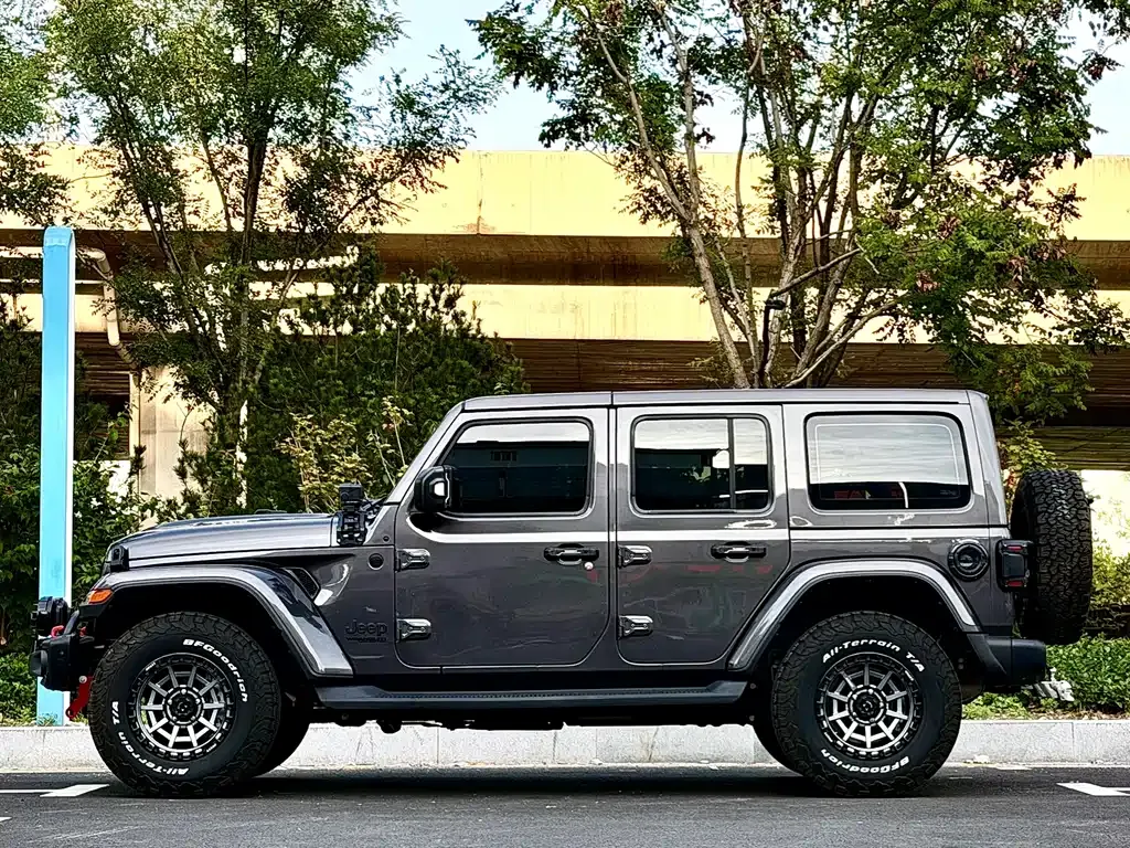 Jeep Wrangler — фото 4