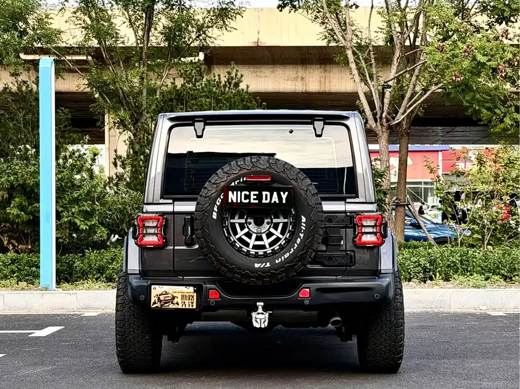 Jeep Wrangler — фото 3