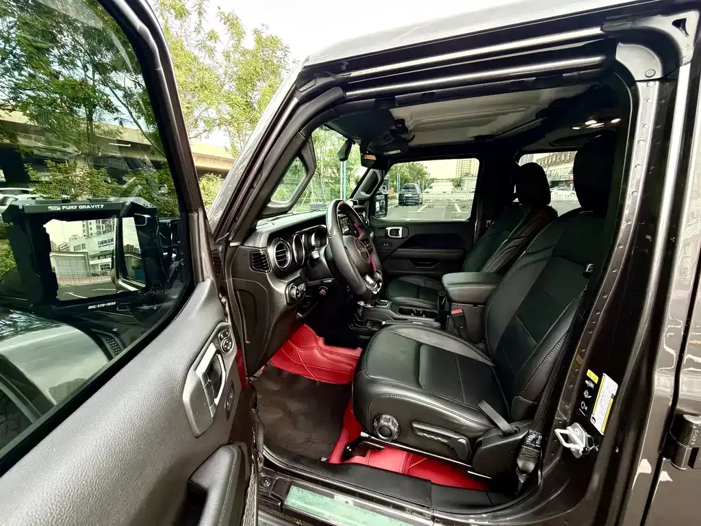 Jeep Wrangler — фото 10