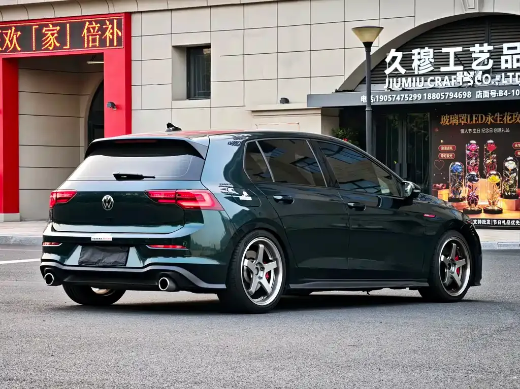 Volkswagen Golf GTI — фото 10