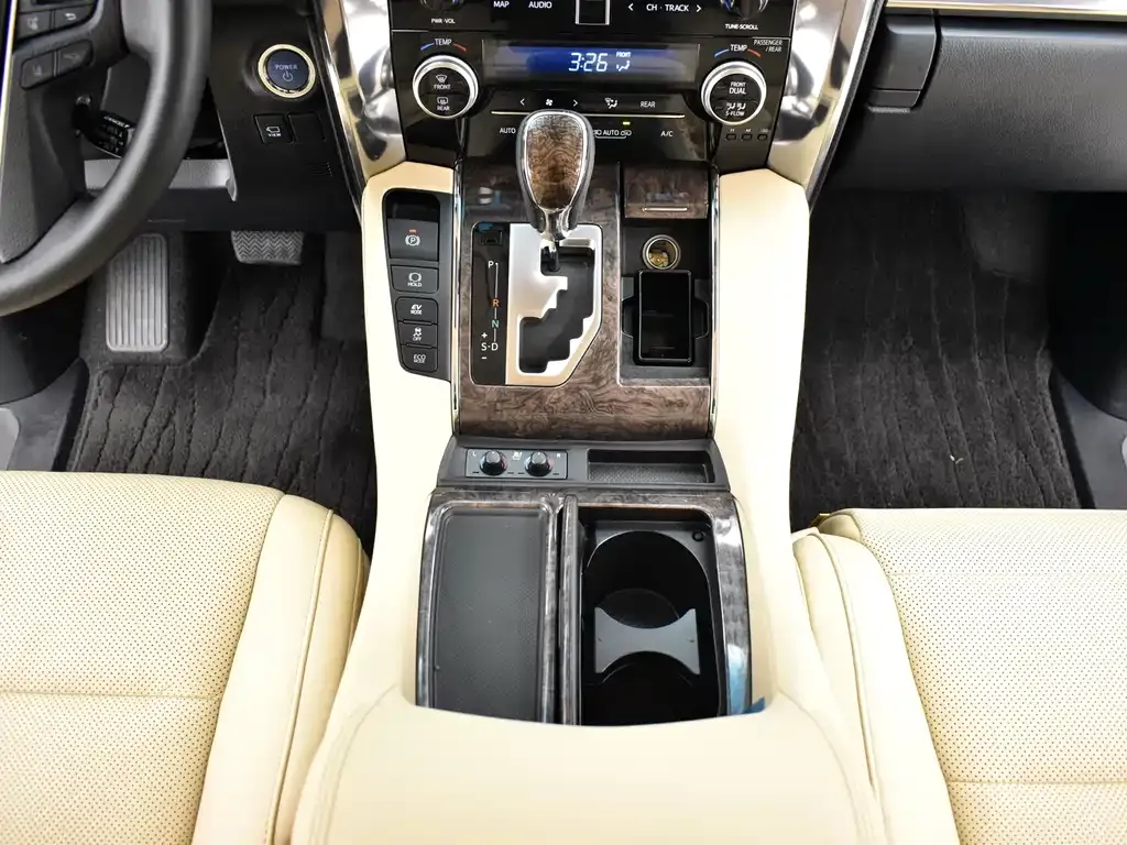 Toyota Vellfire — фото 5