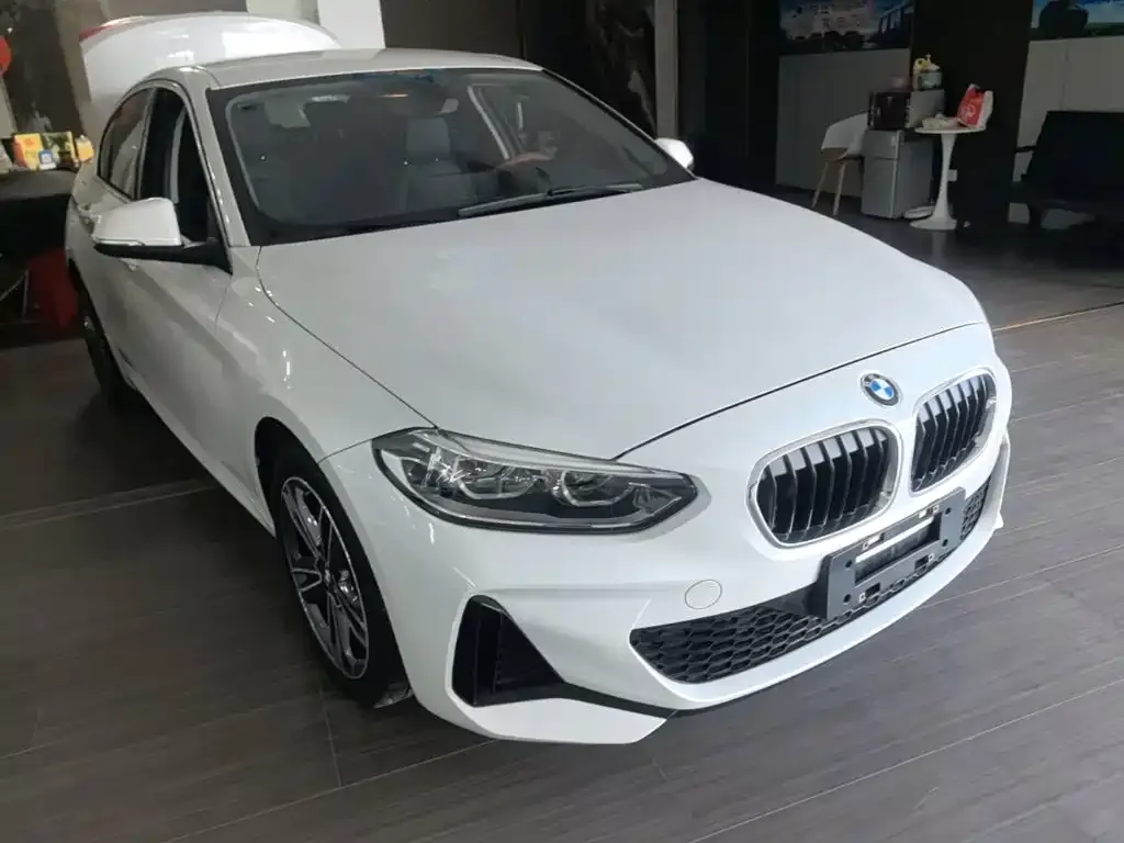 BMW 1 Series — фото 1