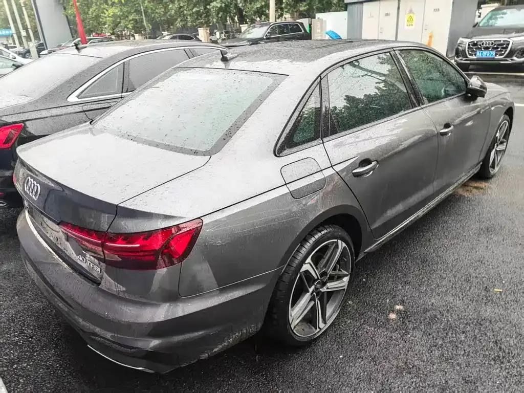 Audi A4L — фото 4