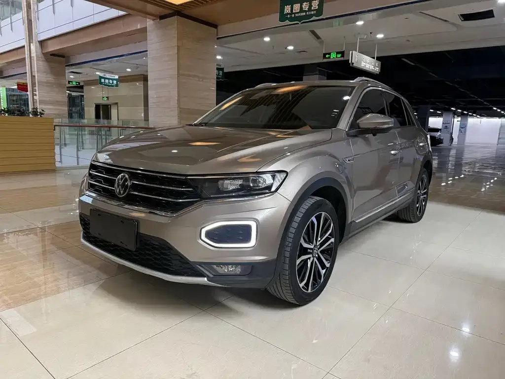Volkswagen T-Roc — фото 1