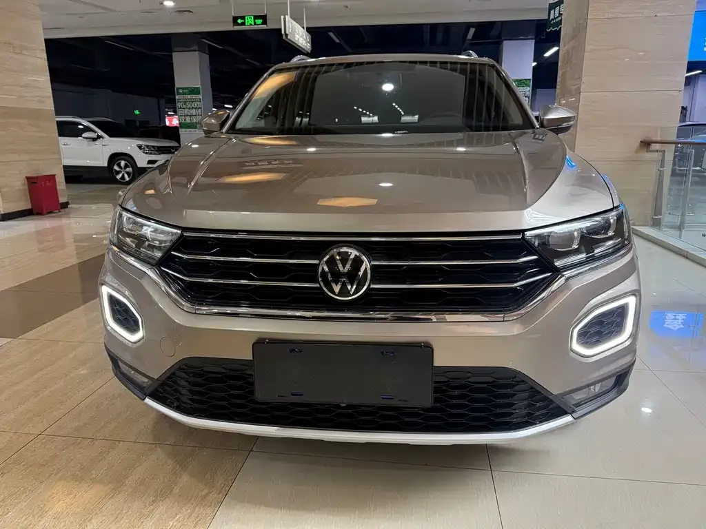 Volkswagen T-Roc — фото 6