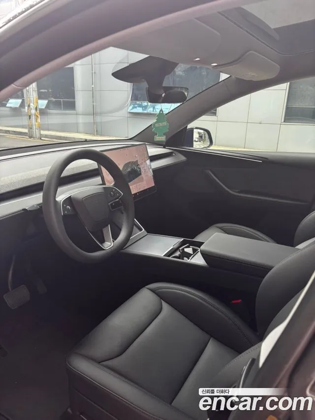 Tesla Model Y — фото 6