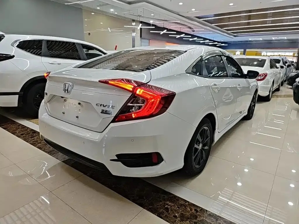 Honda Civic — фото 2