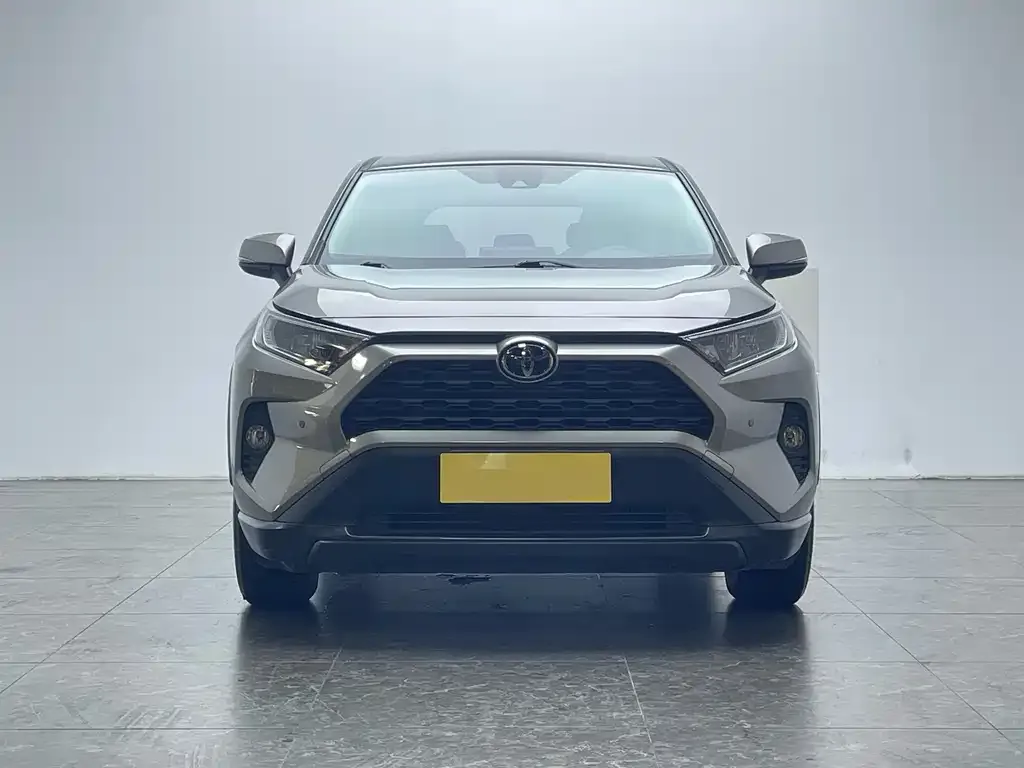 Toyota RAV4 — фото 6