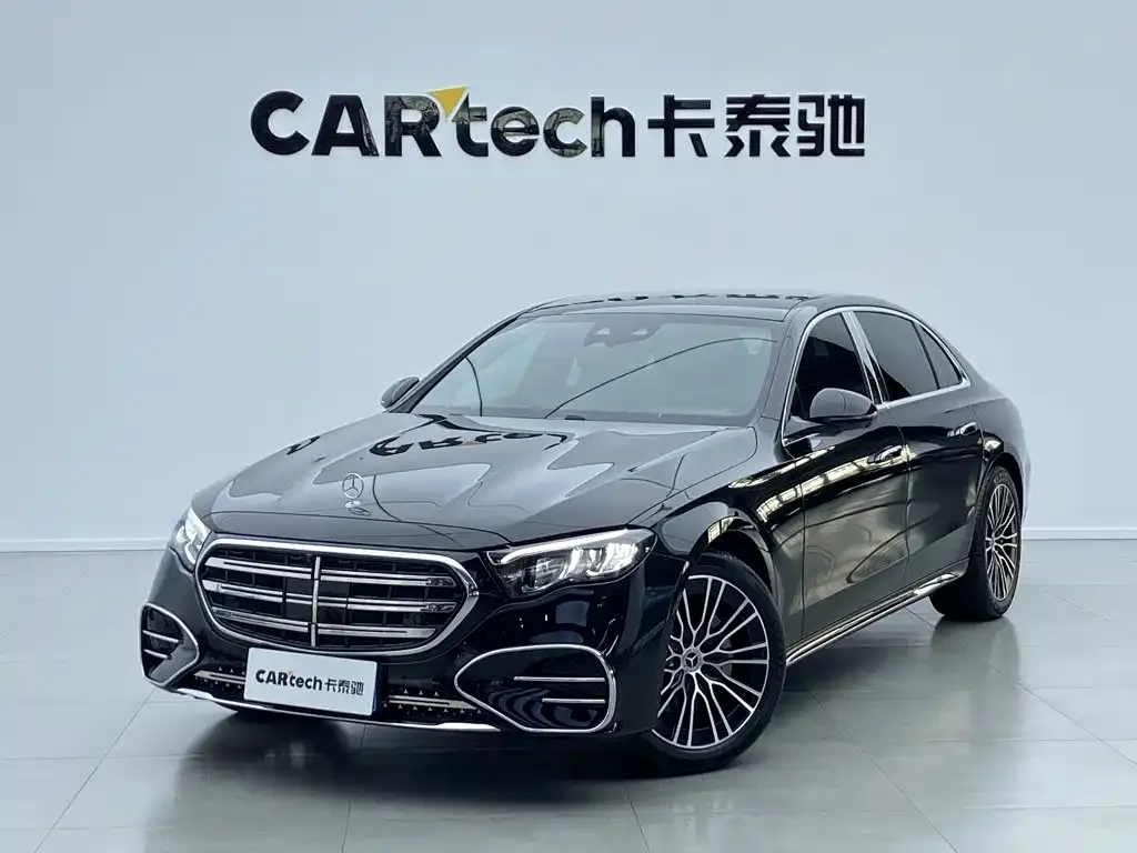 Mercedes-Benz E-Class — фото 1