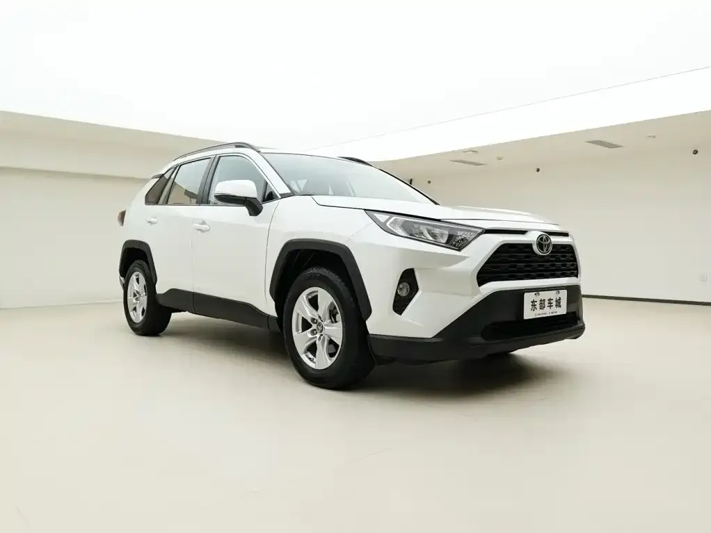 Toyota RAV4 — фото 9