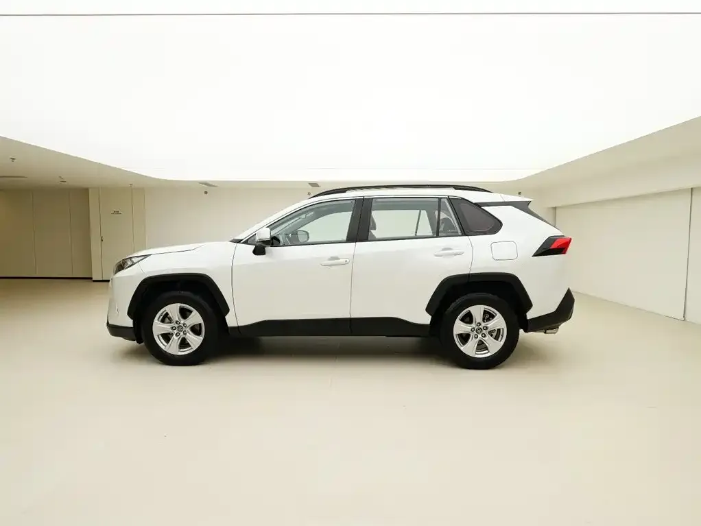 Toyota RAV4 — фото 6