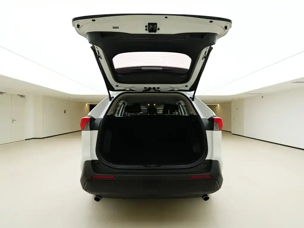Toyota RAV4 — фото 3