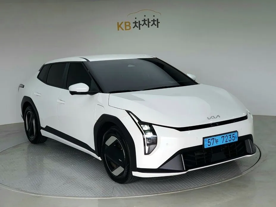 Kia EV4 — фото 8