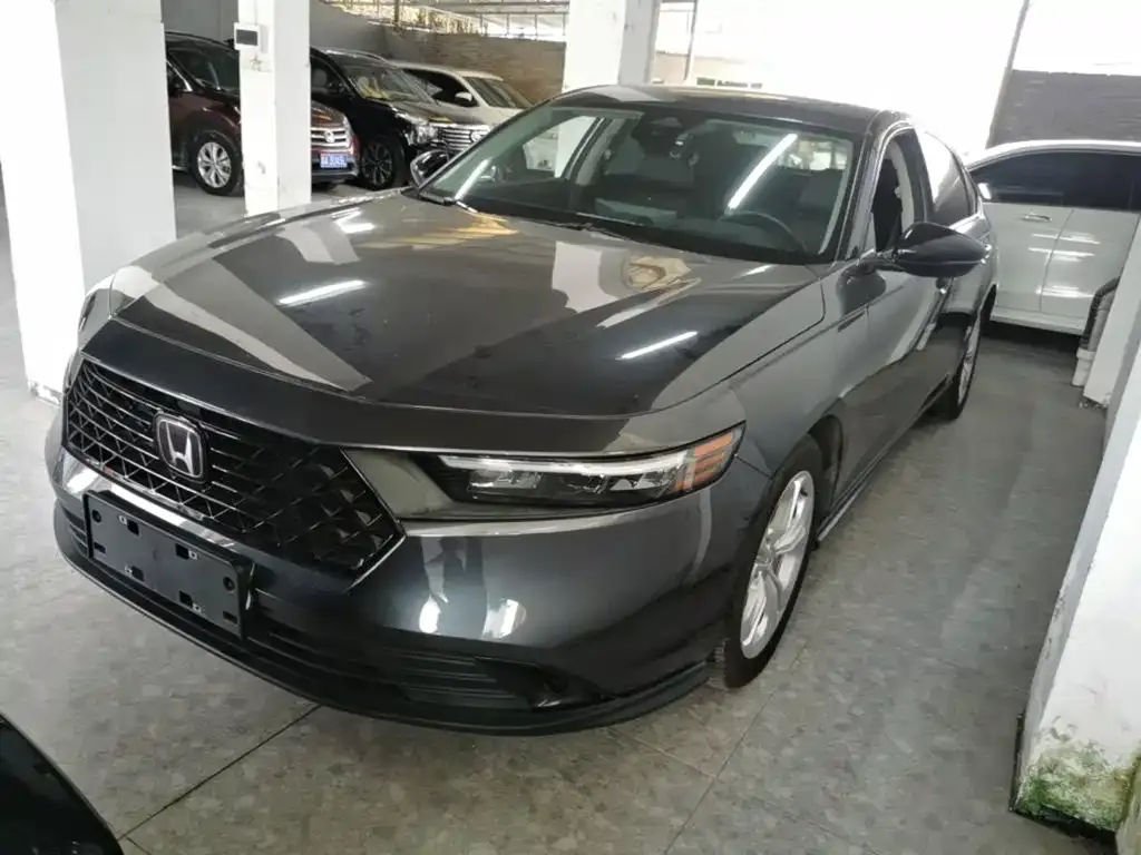 Honda Accord — фото 1