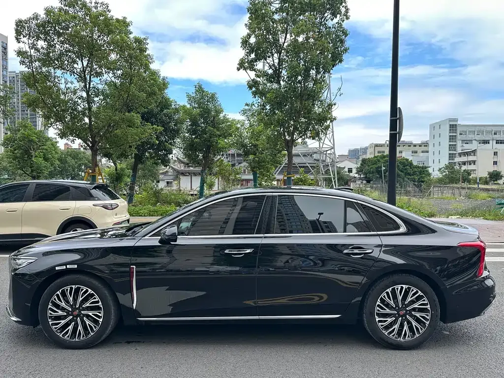 Hongqi H5 — фото 10