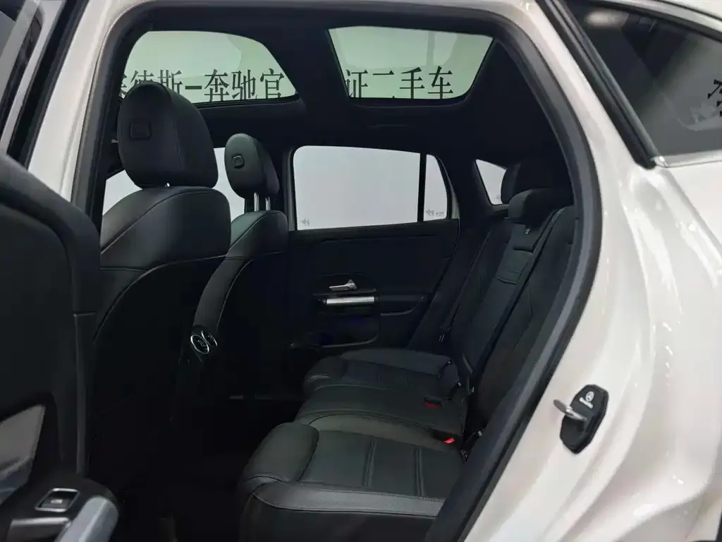 Mercedes-Benz GLA — фото 10
