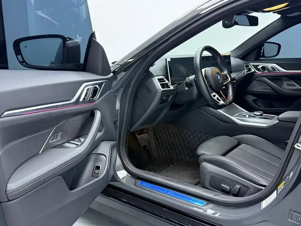 BMW i4 — фото 10