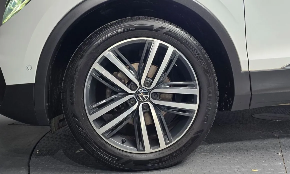 Volkswagen Tiguan — фото 2