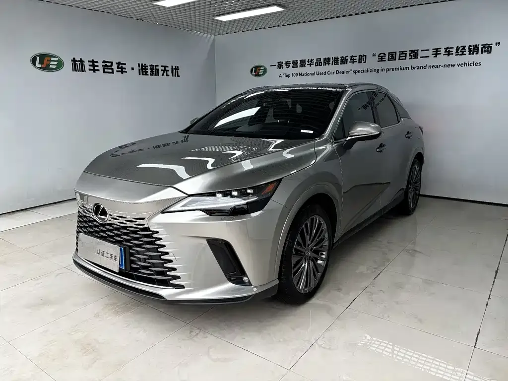 Lexus RX — фото 1