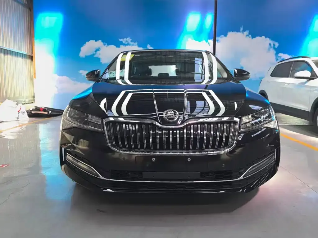 Skoda Superb — фото 4