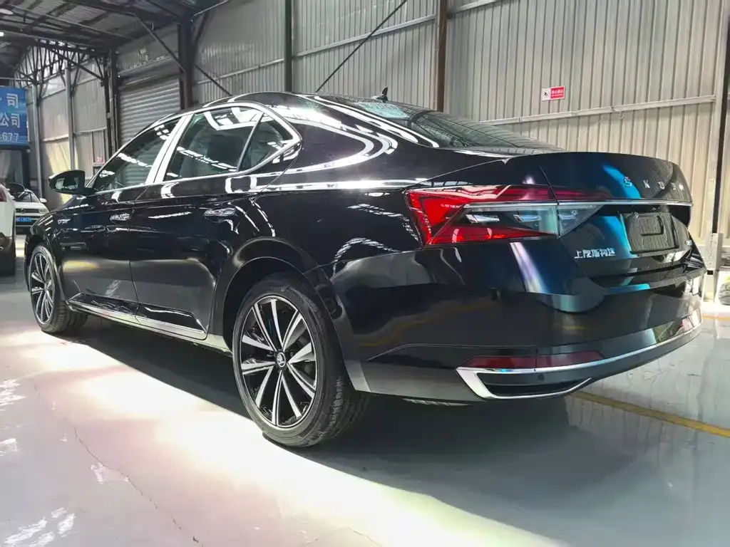 Skoda Superb — фото 10