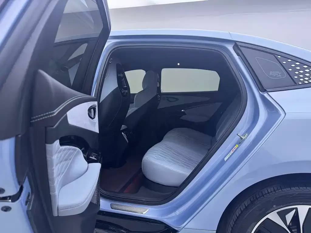 BYD Seal — фото 7