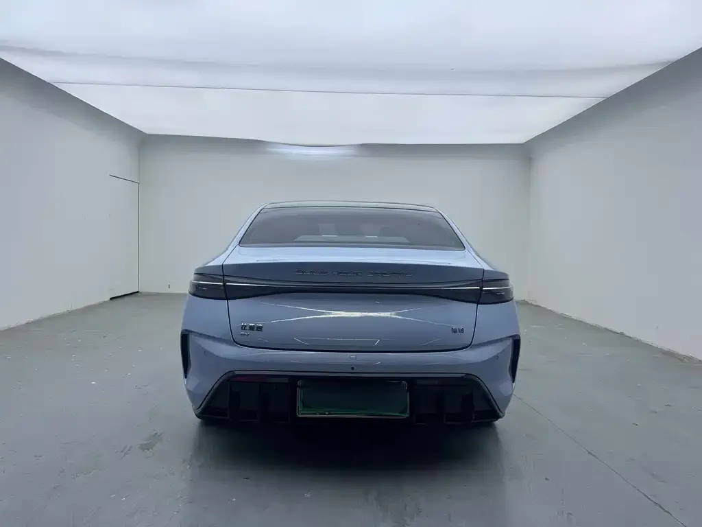 BYD Seal — фото 9