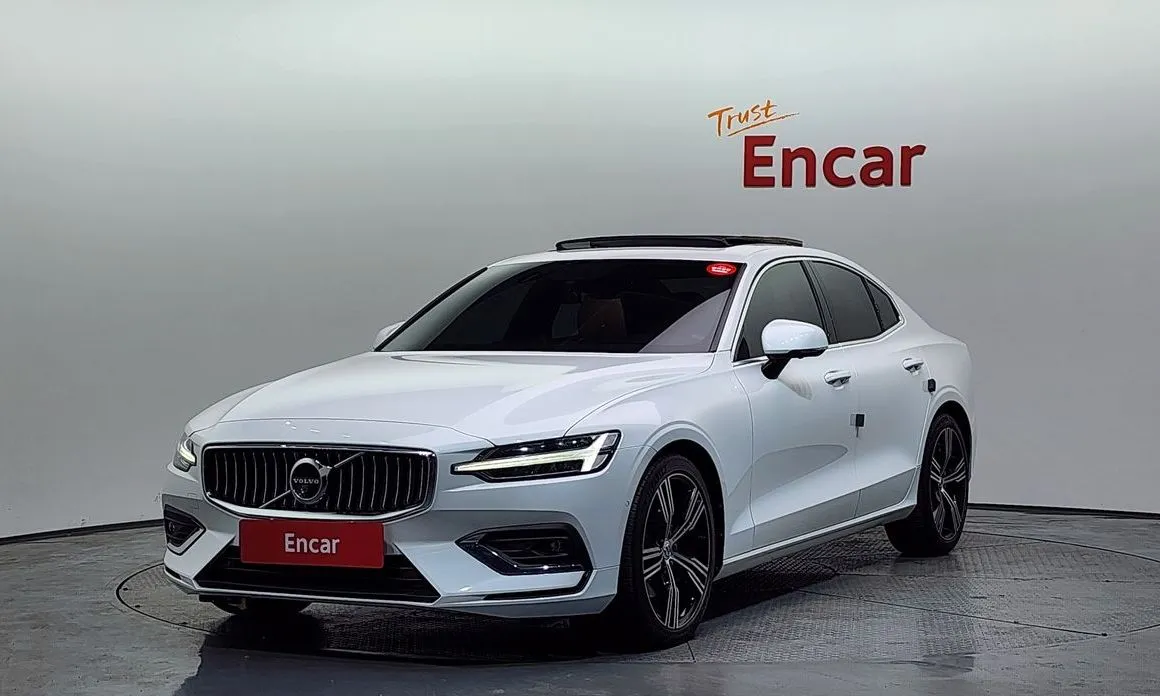Volvo S60 — фото 1