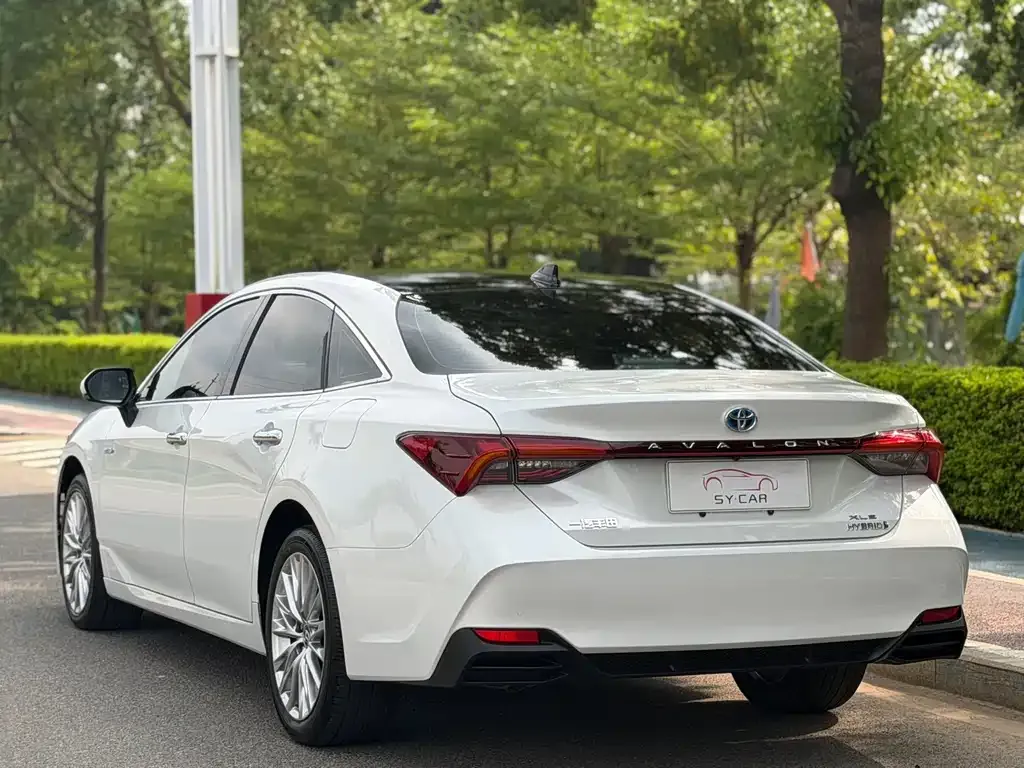 Toyota Avalon — фото 3