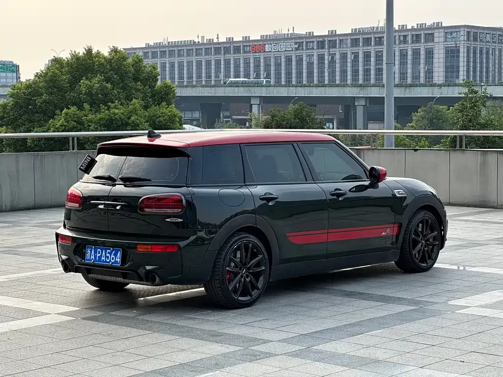 MINI Clubman JCW — фото 6