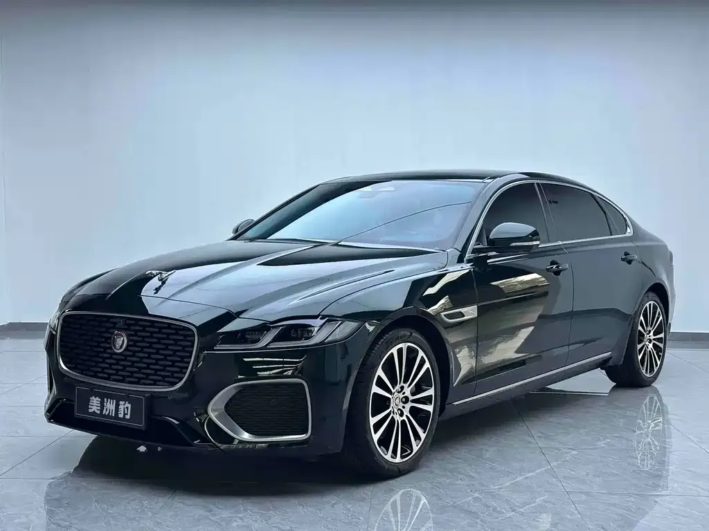 Jaguar XFL — фото 1