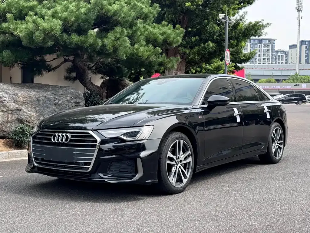 Audi A6L — фото 1