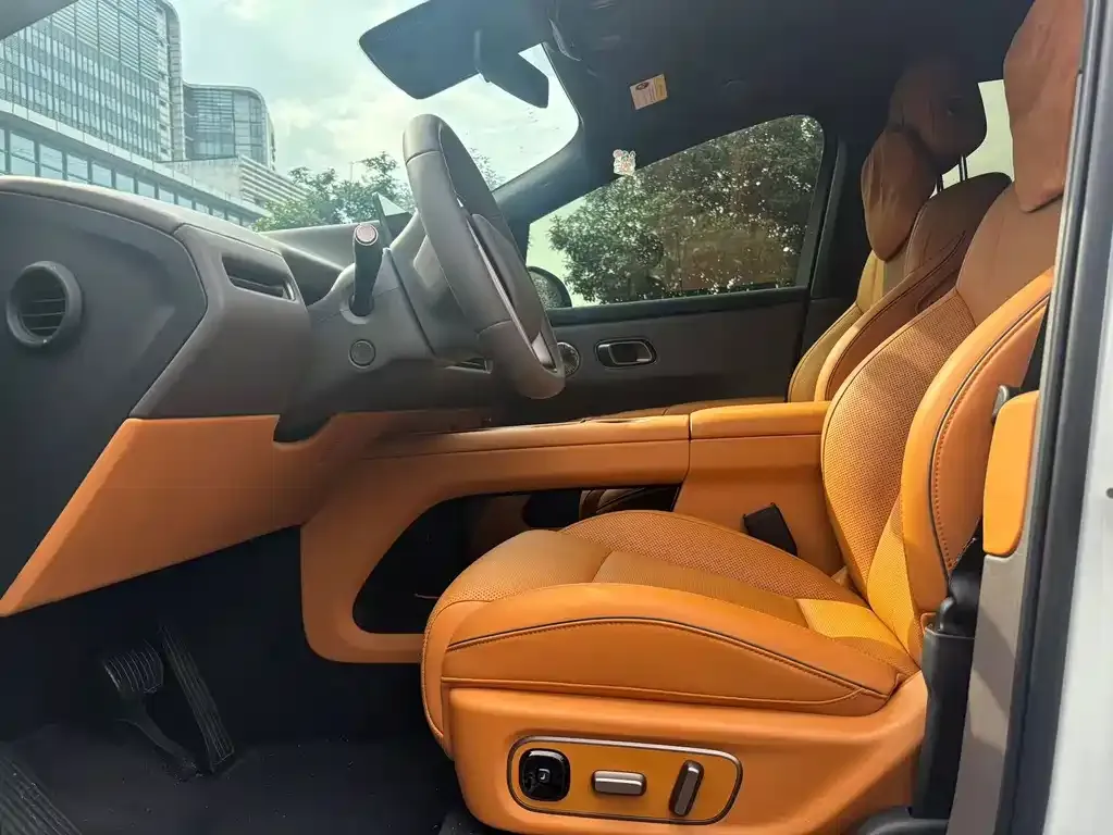 Li Auto Li i8 — фото 3