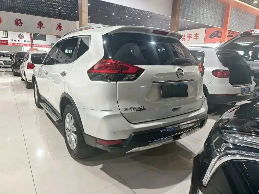 Nissan X-Trail — фото 10