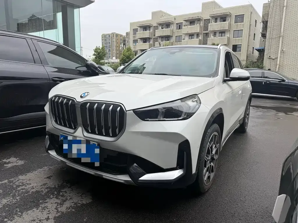 BMW X1 — фото 1