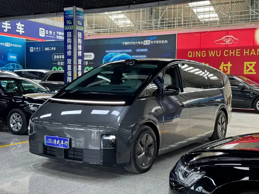Li Auto MEGA — фото 1