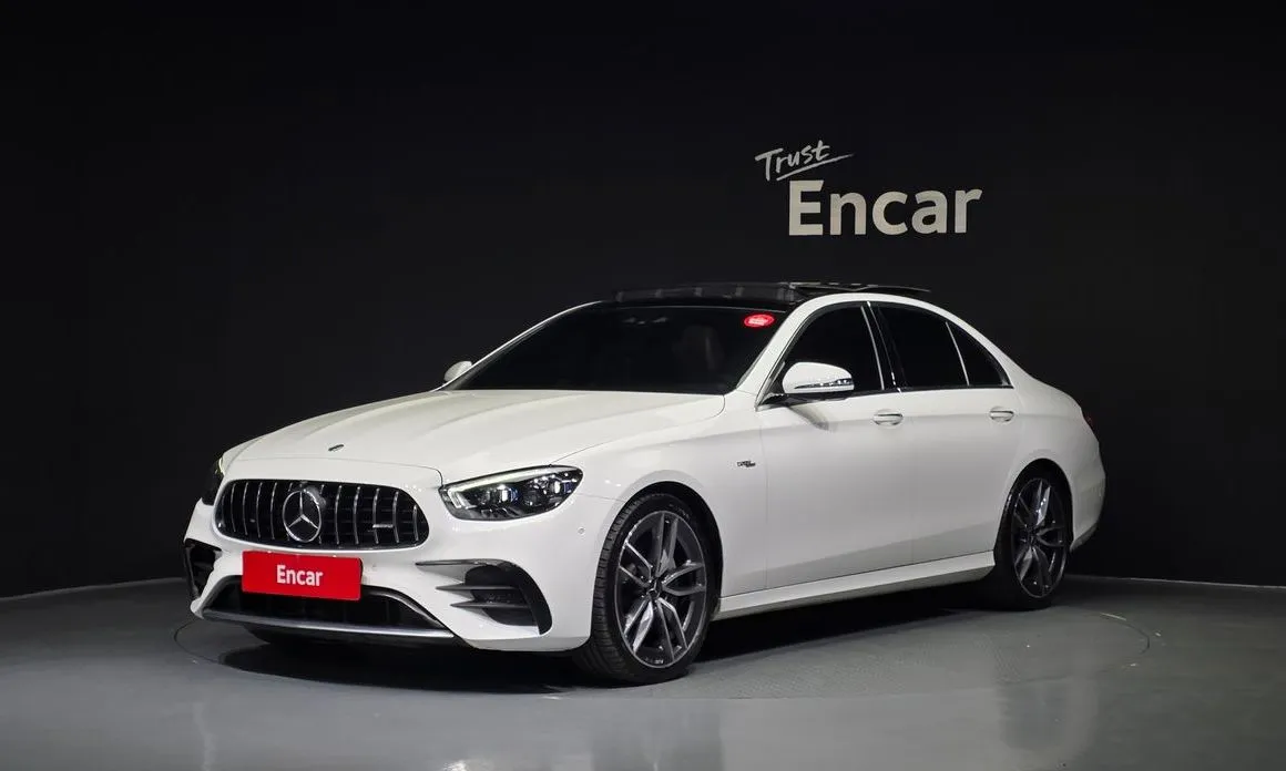 Mercedes-Benz E-Class — фото 1